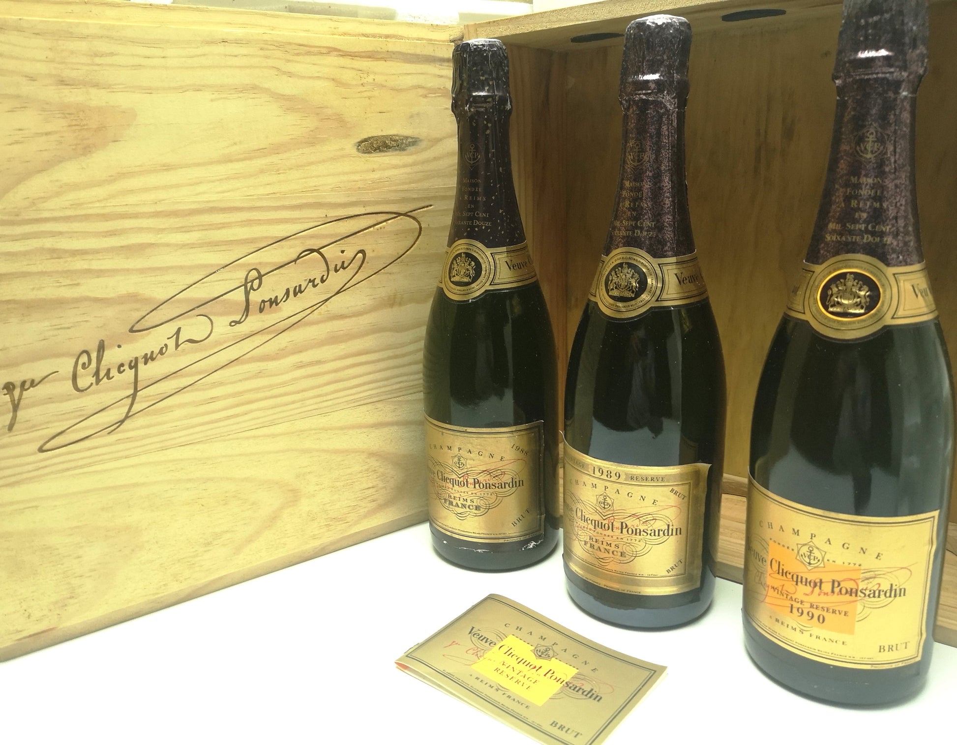 Veuve Clicquot Vintage 1988-1989-1990 prix compétitif